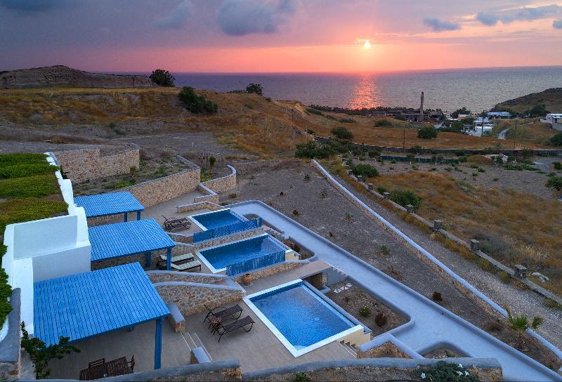 Desiterra Resort Suites & Villas カルテラドス エクステリア 写真